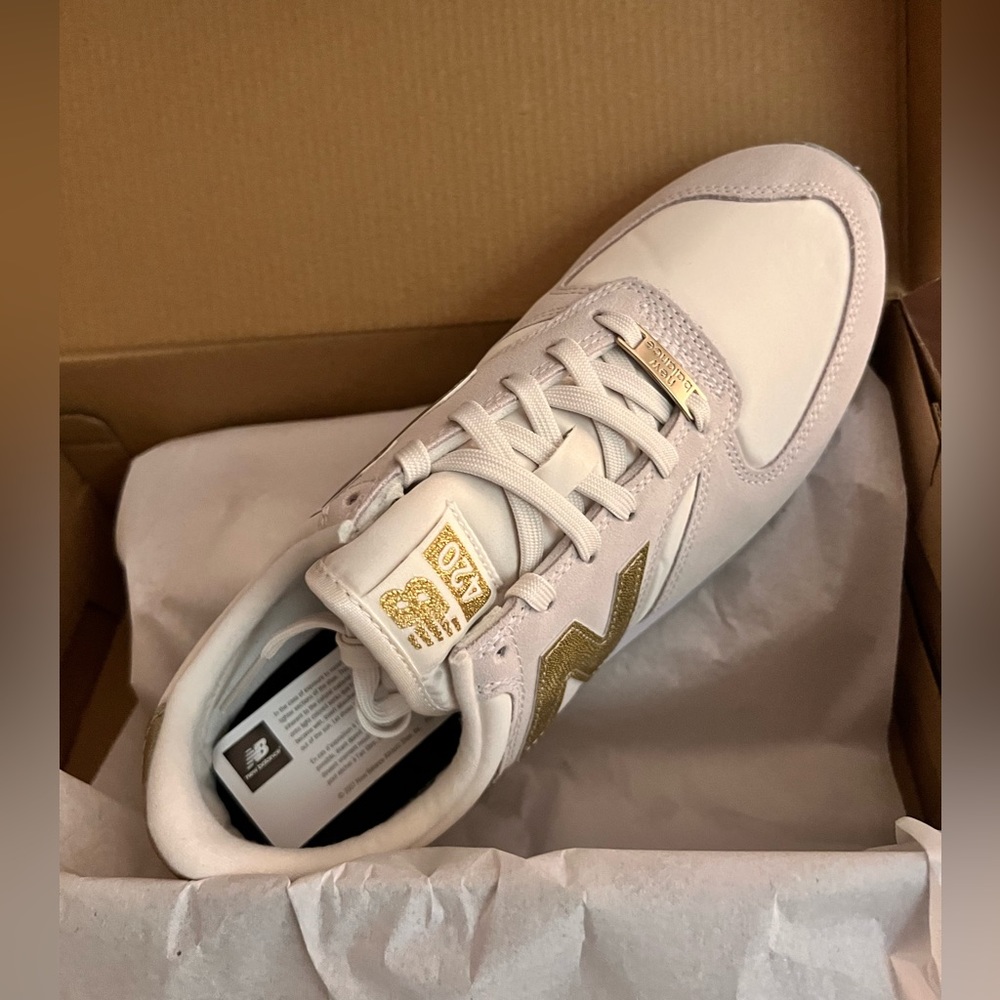 🎉LAST PIECE🎉NEW BALANCE
Lifestyle Sneakers - Picture 4 of 4